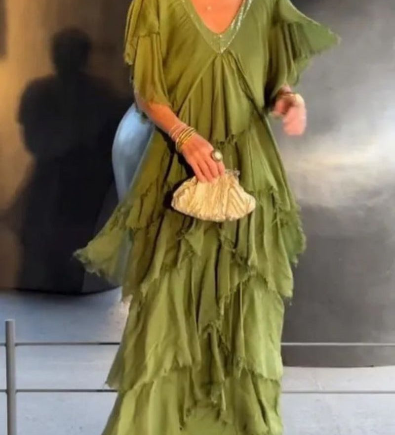 Bela Valiere - Robe Fluide à Col V – Élégance Chic et Moderne