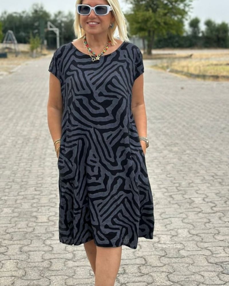 Nelia – Robe Fluide Imprimée à Col Rond Élégant