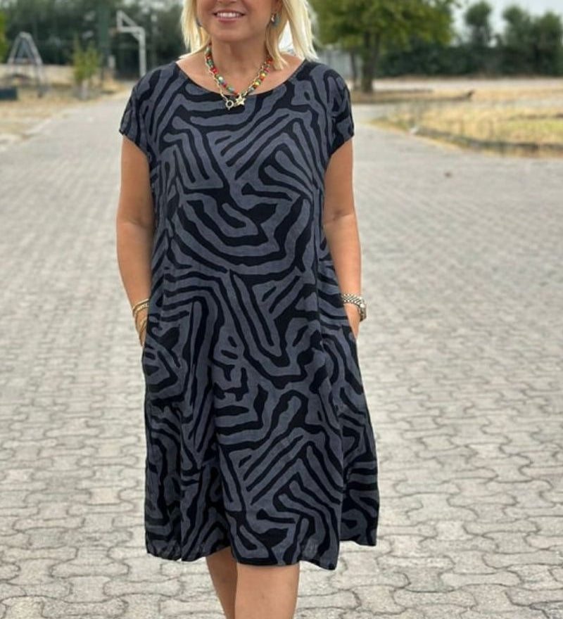 Nelia – Robe Fluide Imprimée à Col Rond Élégant