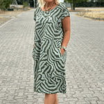 Nelia – Robe Fluide Imprimée à Col Rond Élégant