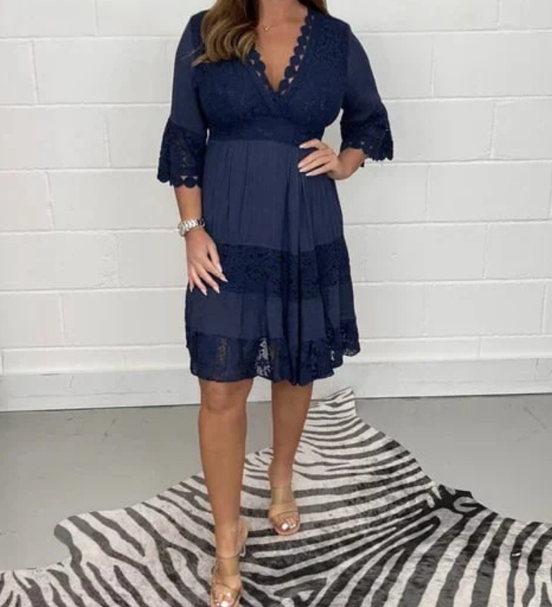 Berinda – Robe En Dentelle Brodée